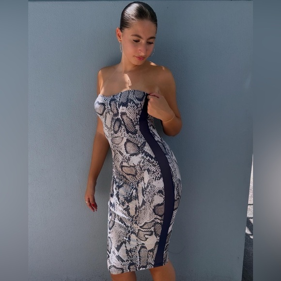 🔥Brand New 🐍 Gorgeous Snake Feels Dress 🐍 - Picture 2 of 15